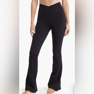 90 DEGREES BY REFLEX. Superflex Madison Crossover Flared Leggings.